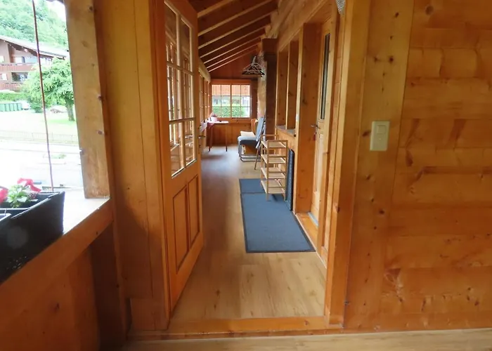 Holzhaus Bei Interlaken רינגנברג